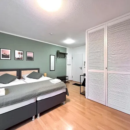 Sali - - Studioapartments Essen